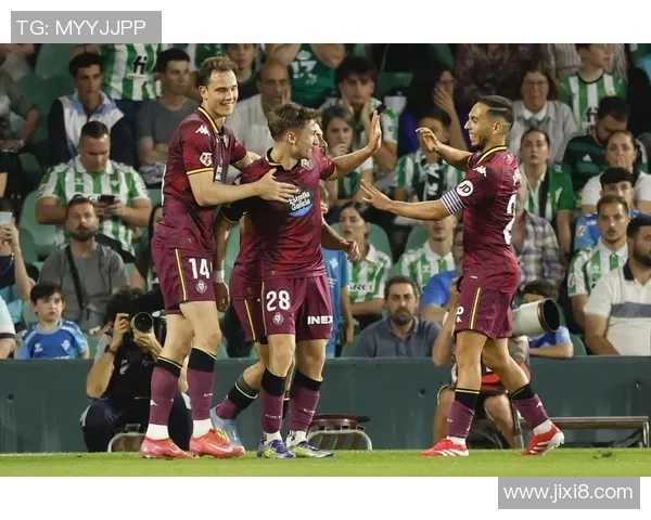 西甲焦点战里昂与巴萨握手言和补时进球引发转会热议